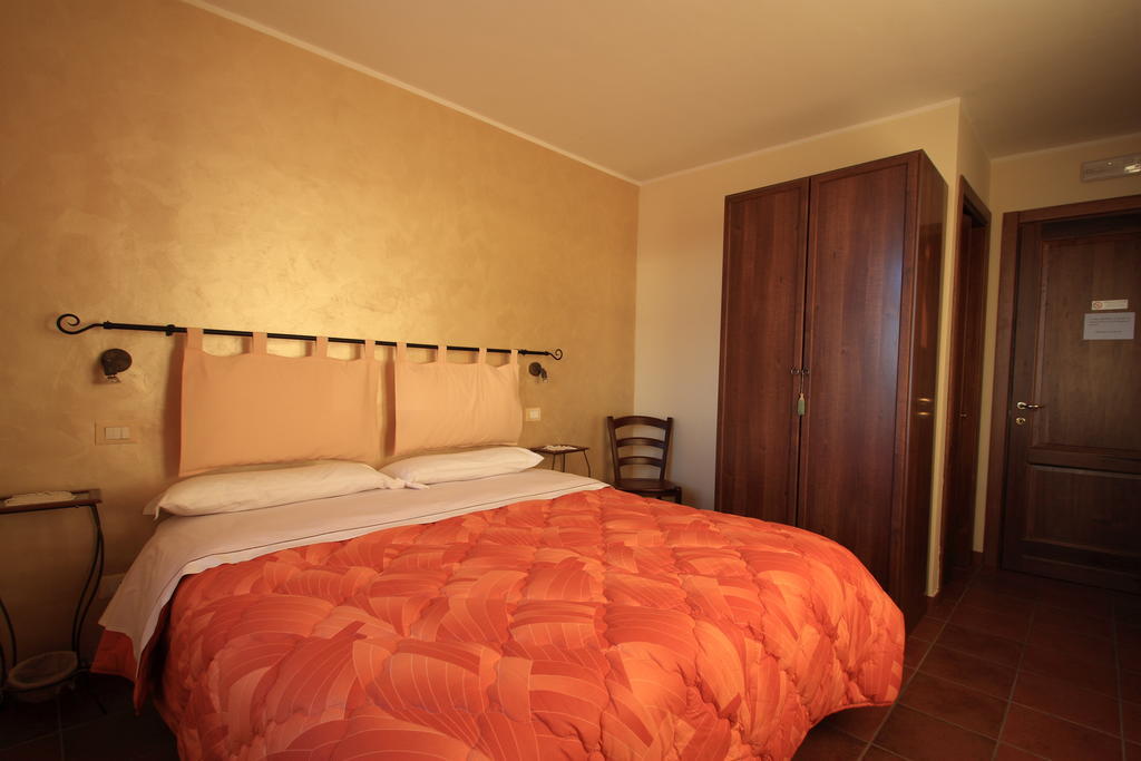 La Candeletta Hotell Santo Stefano Di Sessanio Rum bild